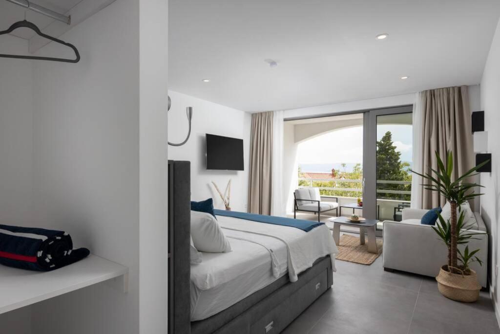 Holiday In Bol **** Blue Екстер'єр фото